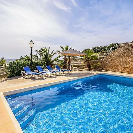 Ghar Ilma Iv 빌라 *